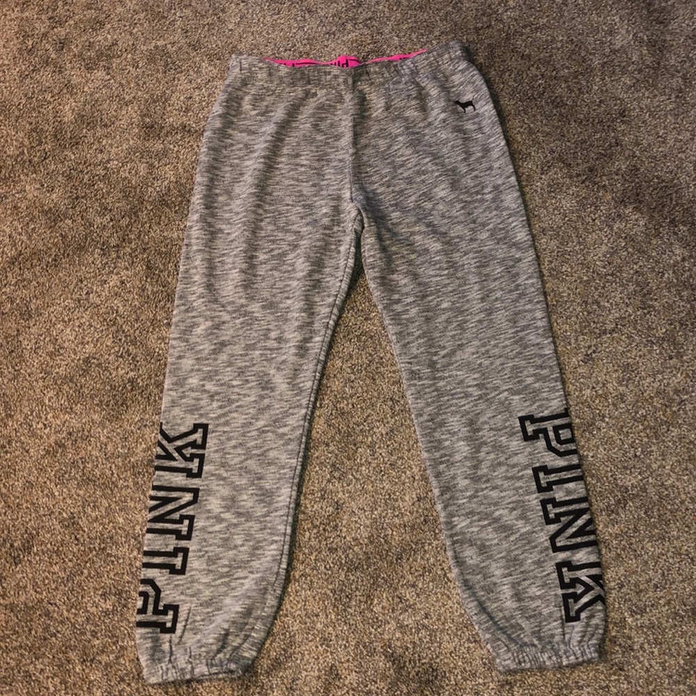 gray sweatpants